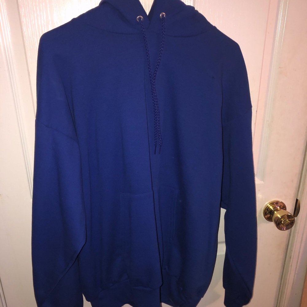 Hanes navy blue sweatshirt (L)